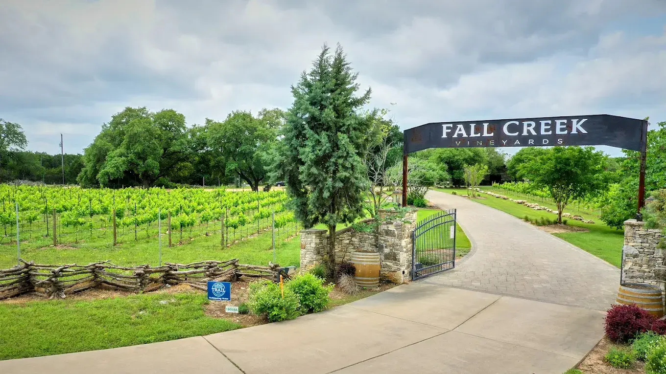 The tasting room and grounds at Fall Creek Vineyards in Driftwood
